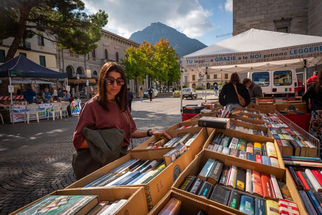 Vintage boekenmarkt in Lecco