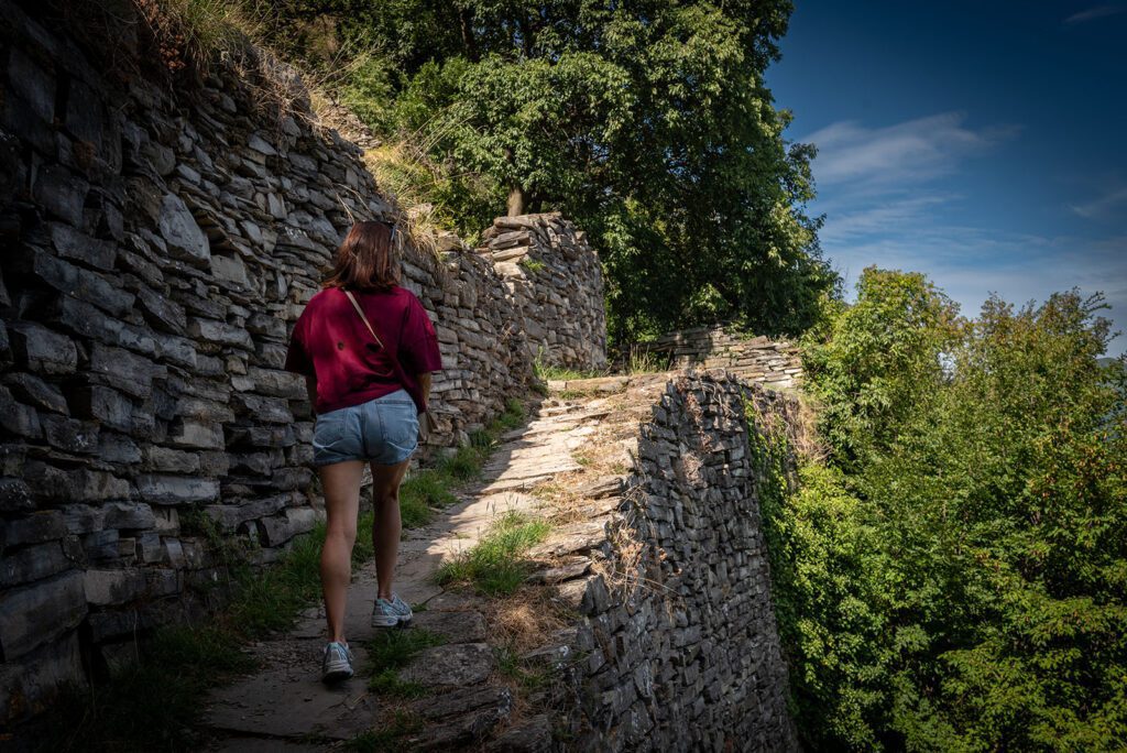 Sentée di Sort van Rovenna naar Molrasio